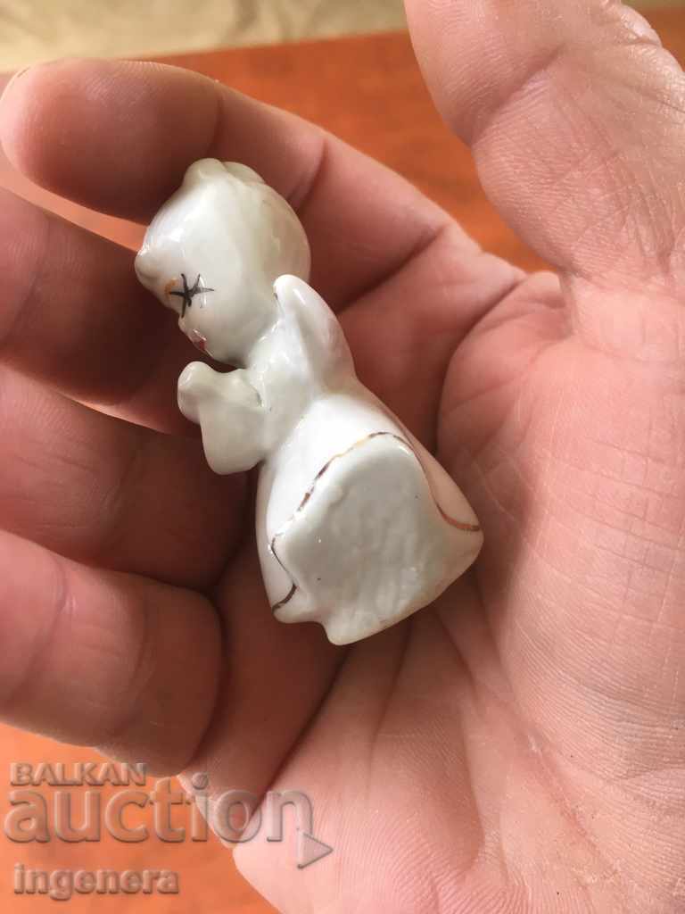 PORCELAIN FIGURE STATUTE GOLD FLUTIST with price 7.00 BGN | € 3.58 PORCELAIN FIGURE STATUTE GOLD FLUTIST with price 7.00 BGN | € 3.58