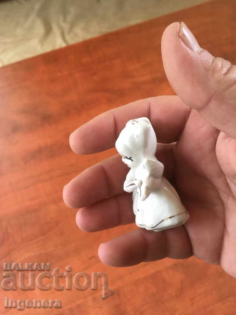 PORCELAIN FIGURE STATUTE GOLD THE VIOLIN with price 7.00 BGN | € 3.58 PORCELAIN FIGURE STATUTE GOLD THE VIOLIN with price 7.00 BGN | € 3.58