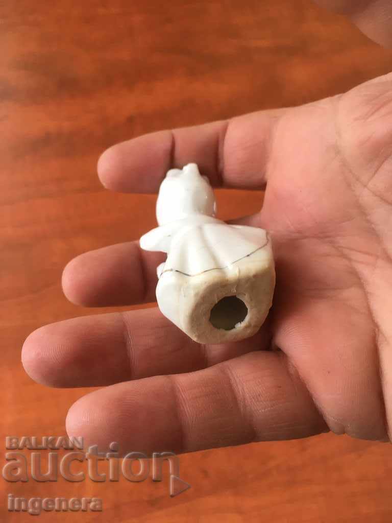 ПОРЦЕЛАН ФИГУРА СТАТУЕТКА ПОЗЛАТА КИТАРИСТКАТА - 5 ПОРЦЕЛАН ФИГУРА СТАТУЕТКА ПОЗЛАТА КИТАРИСТКАТА - 5