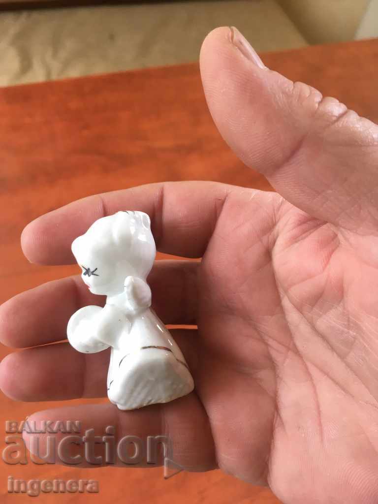 ПОРЦЕЛАН ФИГУРА СТАТУЕТКА ПОЗЛАТА ЧИНЕЛИСТКАТА с цена 7.00 лв. | € 3.58 ПОРЦЕЛАН ФИГУРА СТАТУЕТКА ПОЗЛАТА ЧИНЕЛИСТКАТА с цена 7.00 лв. | € 3.58