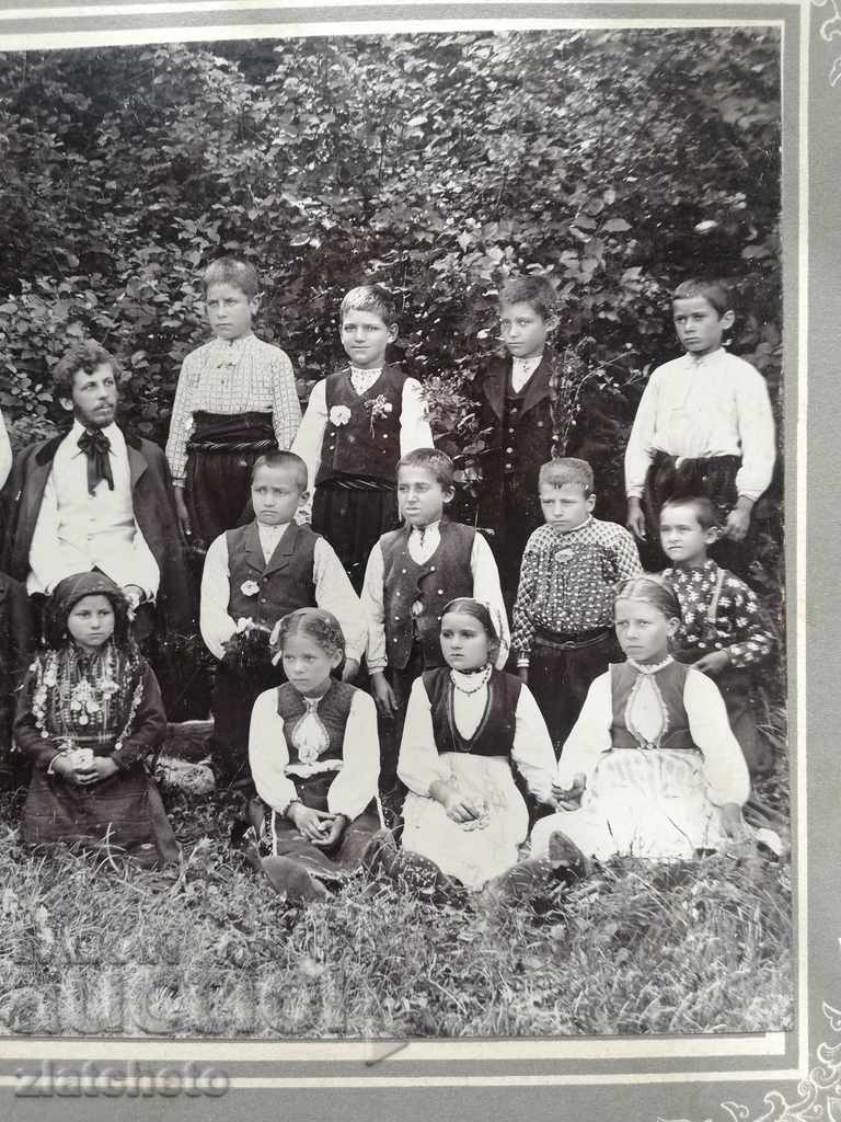 Delivery of Old photo cardboard Delivery of Old photo cardboard