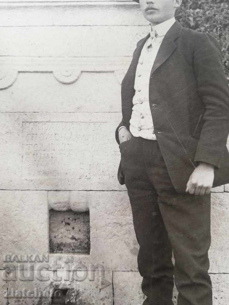 Delivery of Old photo cardboard