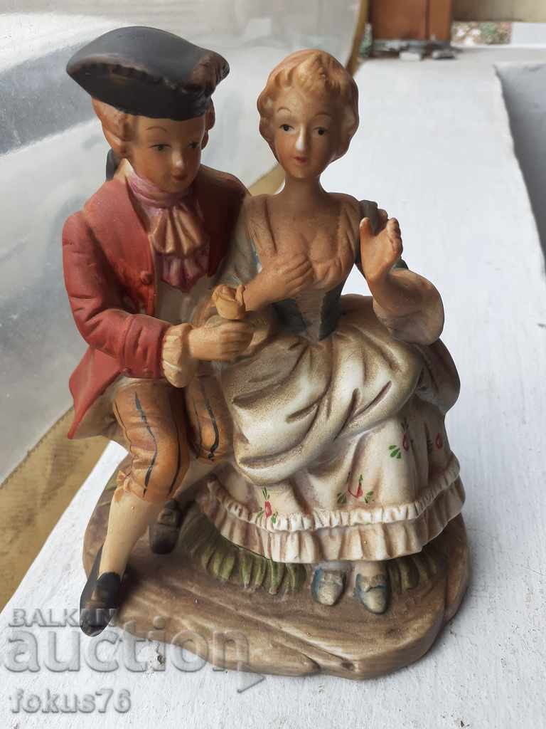 Porcelain figurine figure composition marking Leonardo with price 59.00 BGN | € 30.17 Porcelain figurine figure composition marking Leonardo with price 59.00 BGN | € 30.17