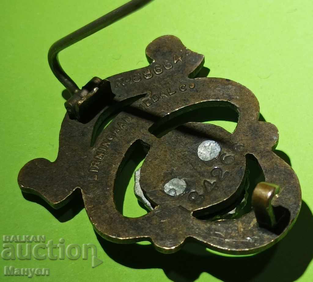 Auction I am selling an old British military badge - WWII. Auction I am selling an old British military badge - WWII.