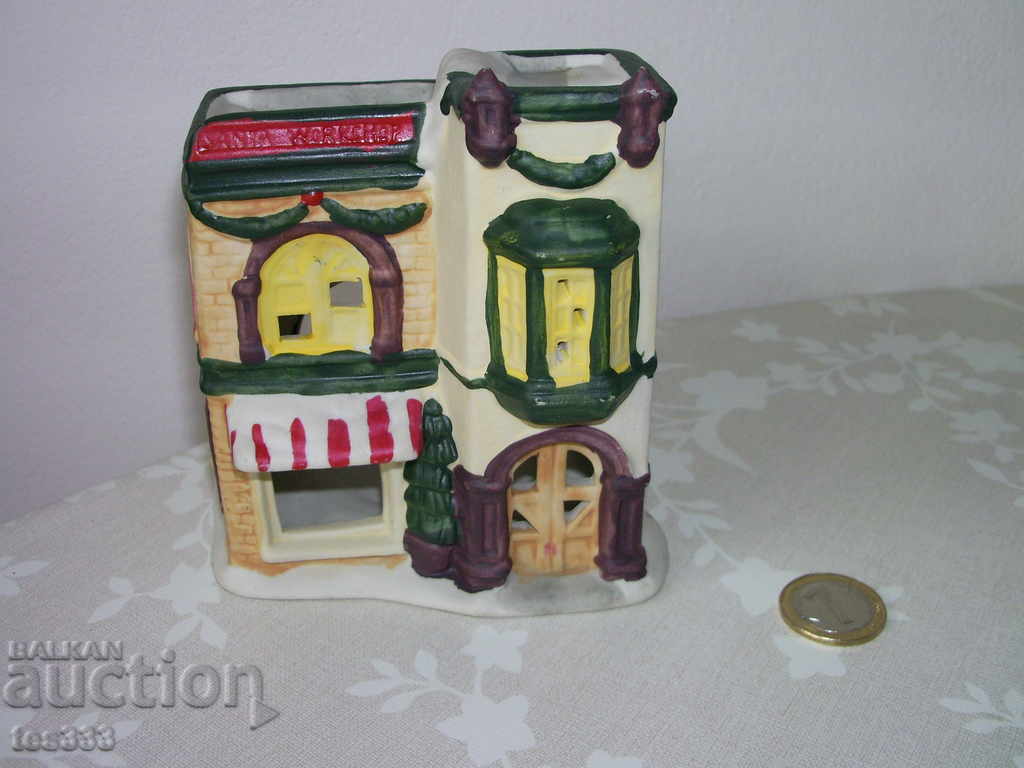 Ceramic house-candlestick Santa Workshop