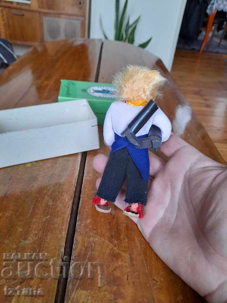 Delivery of Old doll, figurine Delivery of Old doll, figurine