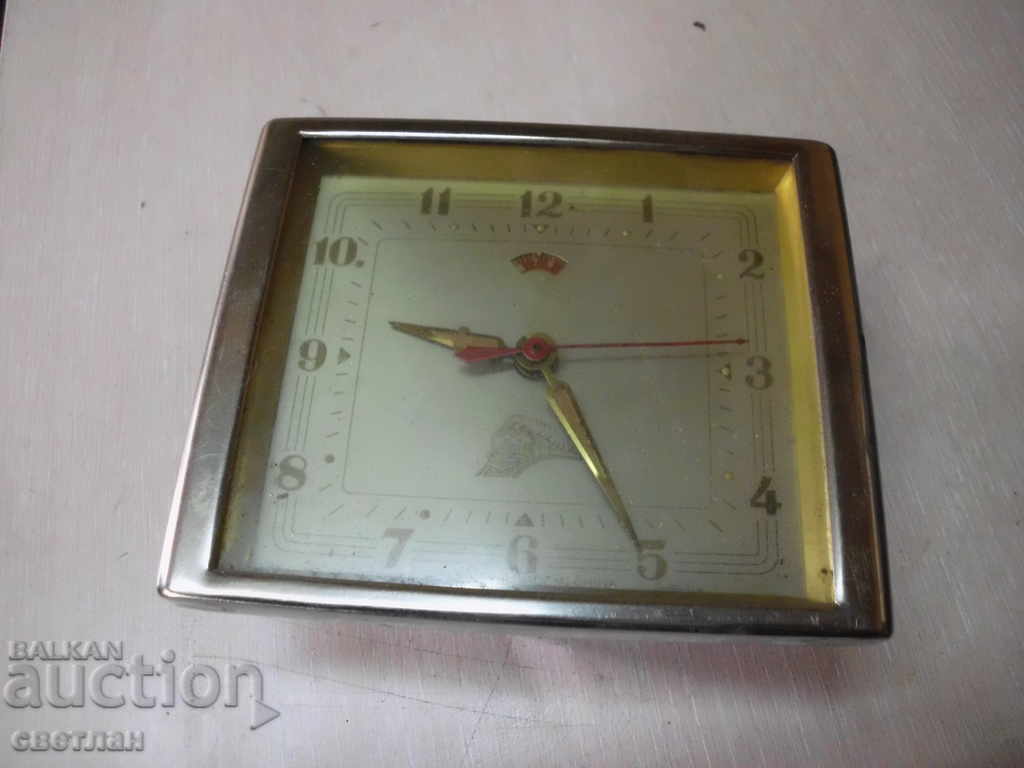 CEAS cu preț 16.00 BGN | € 8.18 CEAS cu preț 16.00 BGN | € 8.18