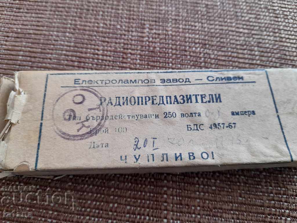 Old Radio Fuses, Radio Fuses with price 50.00 BGN | € 25.56 Old Radio Fuses, Radio Fuses with price 50.00 BGN | € 25.56