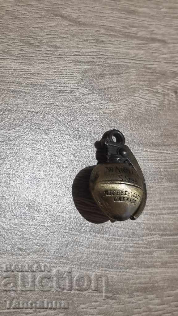 Pendant grenade with price 5.00 BGN | € 2.56 Pendant grenade with price 5.00 BGN | € 2.56