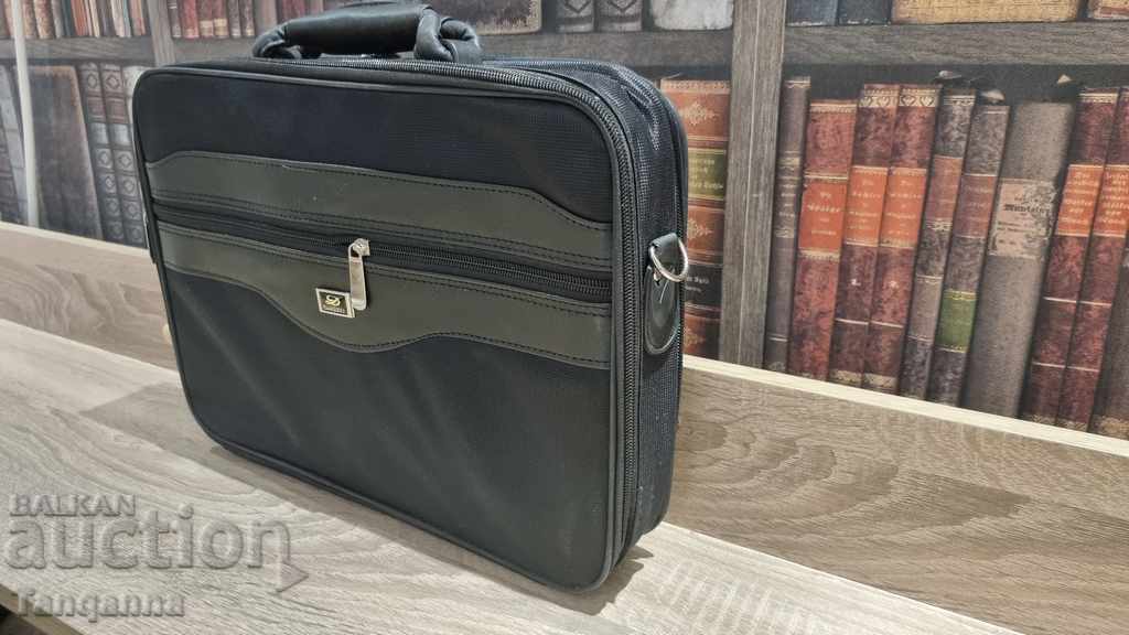 Νέα θήκη για laptop με τιμή 16.00 BGN | € 8.18