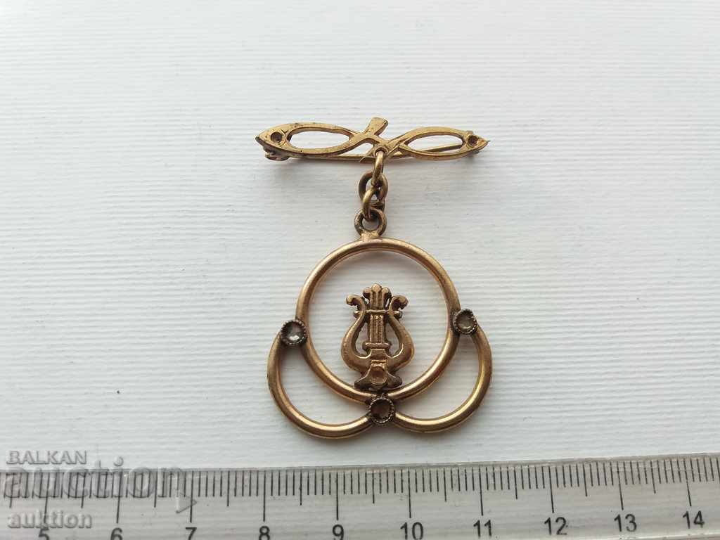 Delivery of HORP - BROOCH, GOLDEN Delivery of HORP - BROOCH, GOLDEN