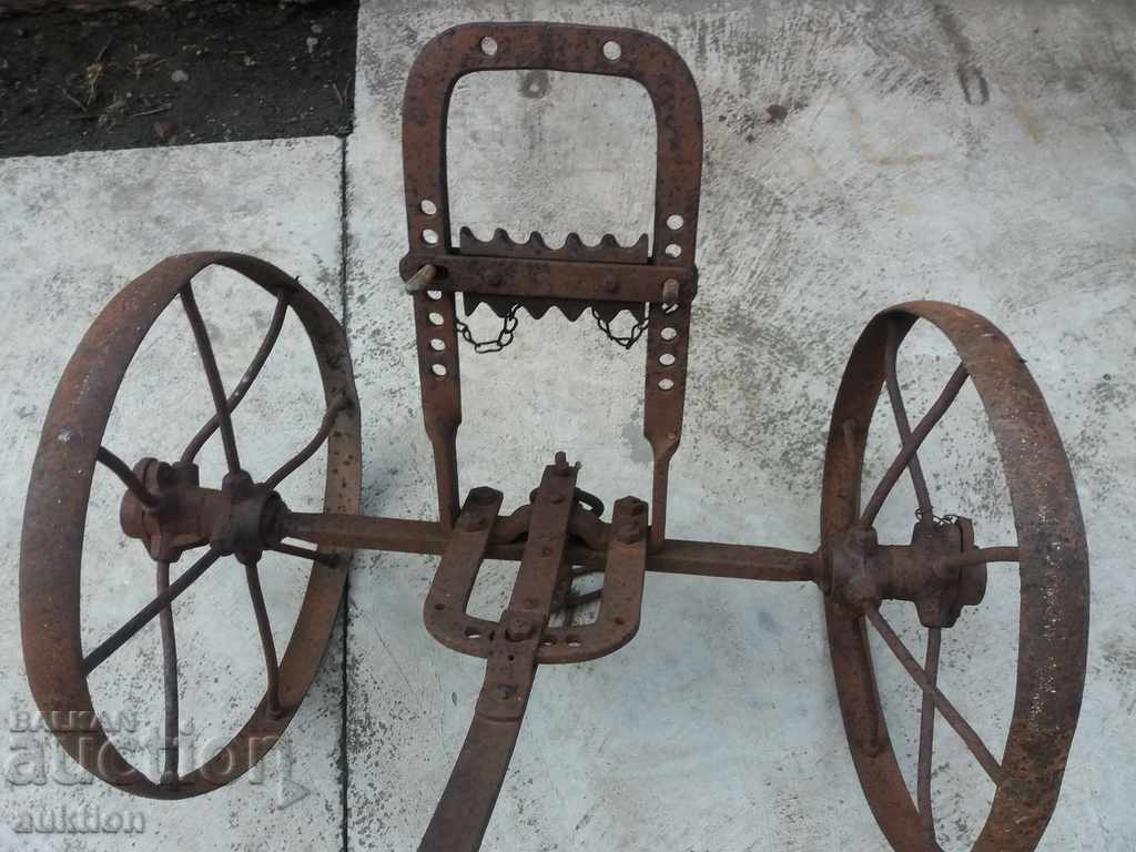 Auction REVIVAL TOWING FROM A TROLLEY, A PLOW, A UNIQUE CYCLIST Auction REVIVAL TOWING FROM A TROLLEY, A PLOW, A UNIQUE CYCLIST