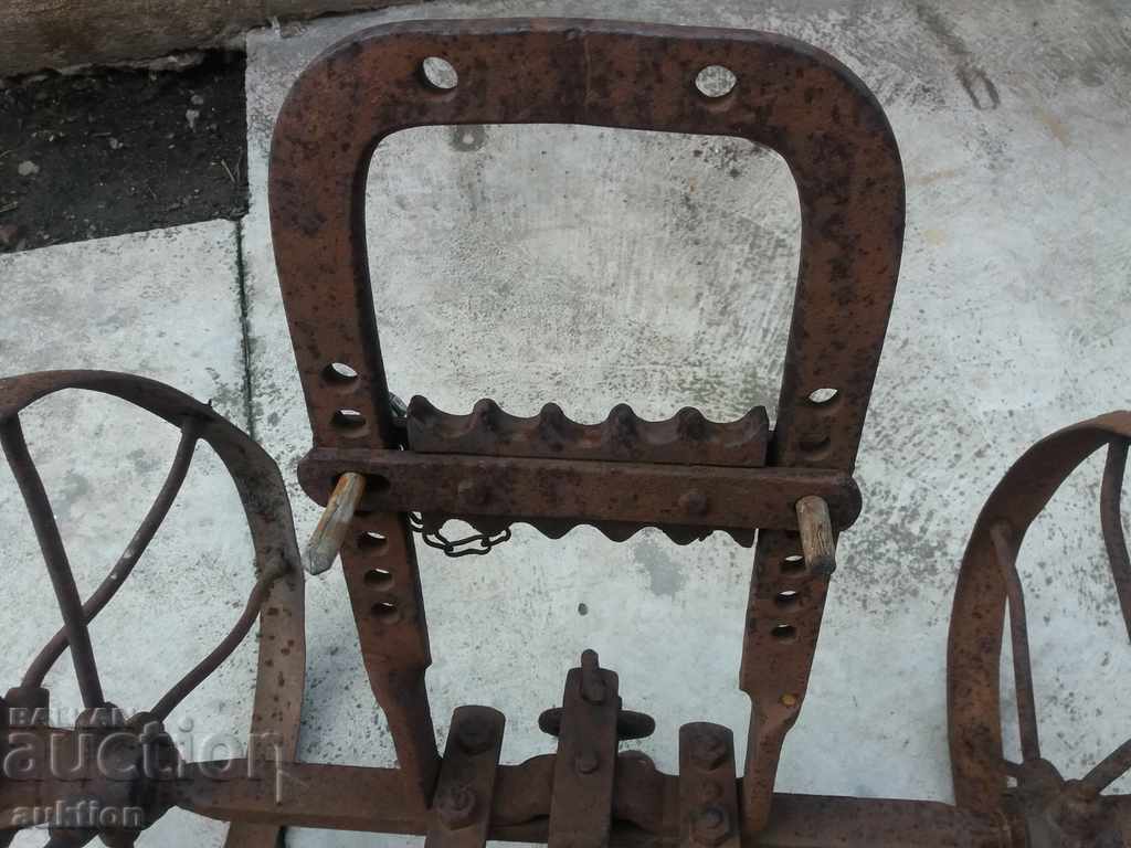 Delivery of REVIVAL TOWING FROM A TROLLEY, A PLOW, A UNIQUE CYCLIST Delivery of REVIVAL TOWING FROM A TROLLEY, A PLOW, A UNIQUE CYCLIST