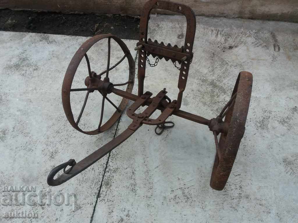 REVIVAL TOWING FROM A TROLLEY, A PLOW, A UNIQUE CYCLIST - 5 REVIVAL TOWING FROM A TROLLEY, A PLOW, A UNIQUE CYCLIST - 5