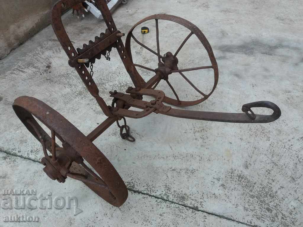 REVIVAL TOWING FROM A TROLLEY, A PLOW, A UNIQUE CYCLIST - 7 REVIVAL TOWING FROM A TROLLEY, A PLOW, A UNIQUE CYCLIST - 7