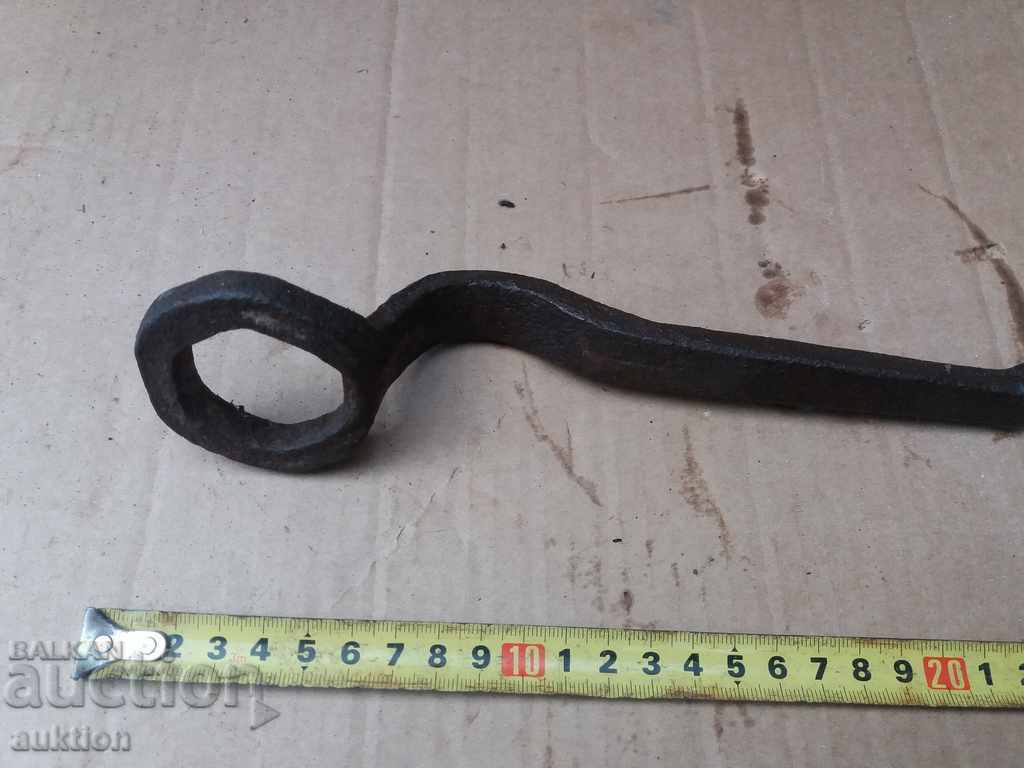 Delivery of REVIVAL KEY FROM TROLLEY, TWO WHEELS, WAGON IRON WAGON Delivery of REVIVAL KEY FROM TROLLEY, TWO WHEELS, WAGON IRON WAGON