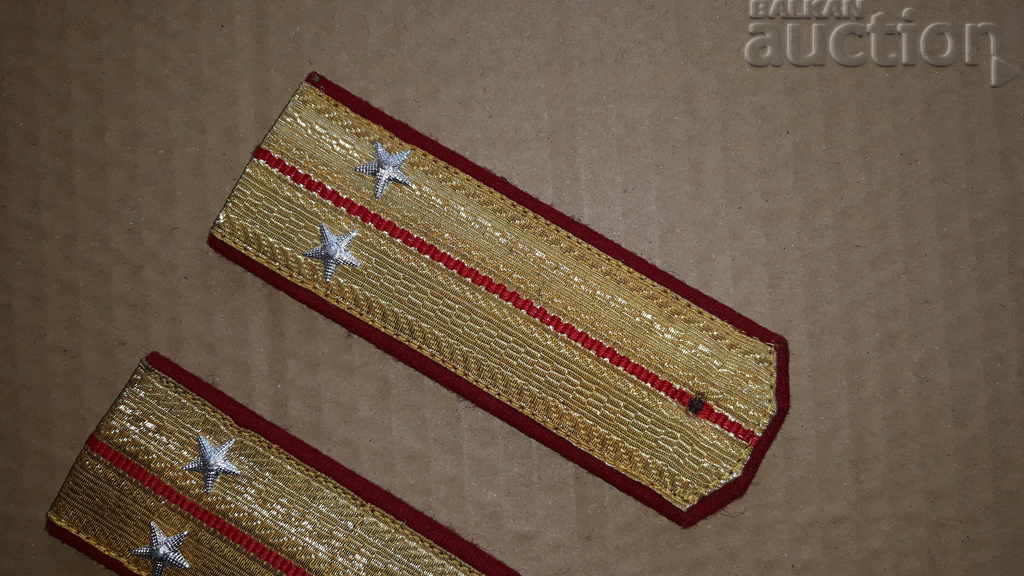 purl epaulets VNVU Vasil Levski 70s not worn lieutenant with price 25.00 BGN | € 12.78 purl epaulets VNVU Vasil Levski 70s not worn lieutenant with price 25.00 BGN | € 12.78