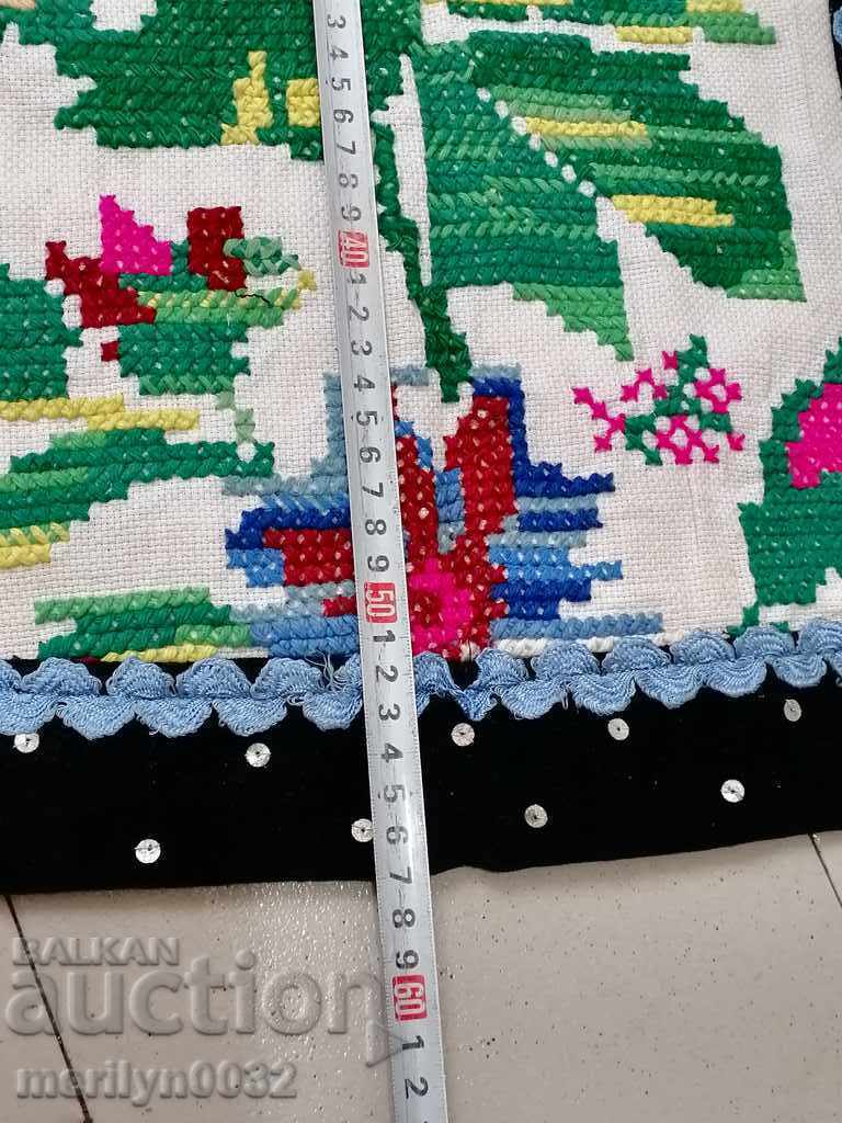 Delivery of Old woven, embroidered and embroidered apron, costume, sukman