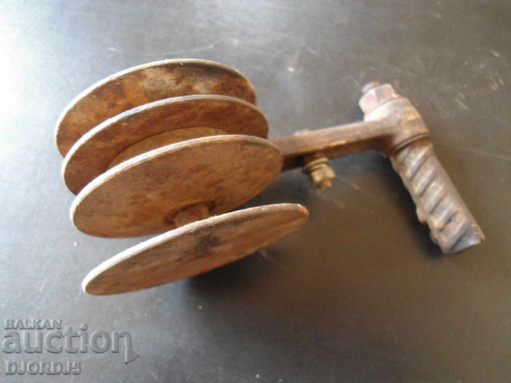 Old reel with price 5.00 BGN | € 2.56 Old reel with price 5.00 BGN | € 2.56