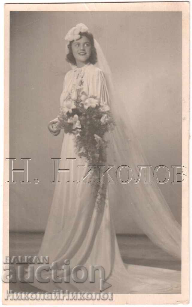 1943 OLD PHOTO SOFIA BRIDE IN STUDIO B335 1943 OLD PHOTO SOFIA BRIDE IN STUDIO B335