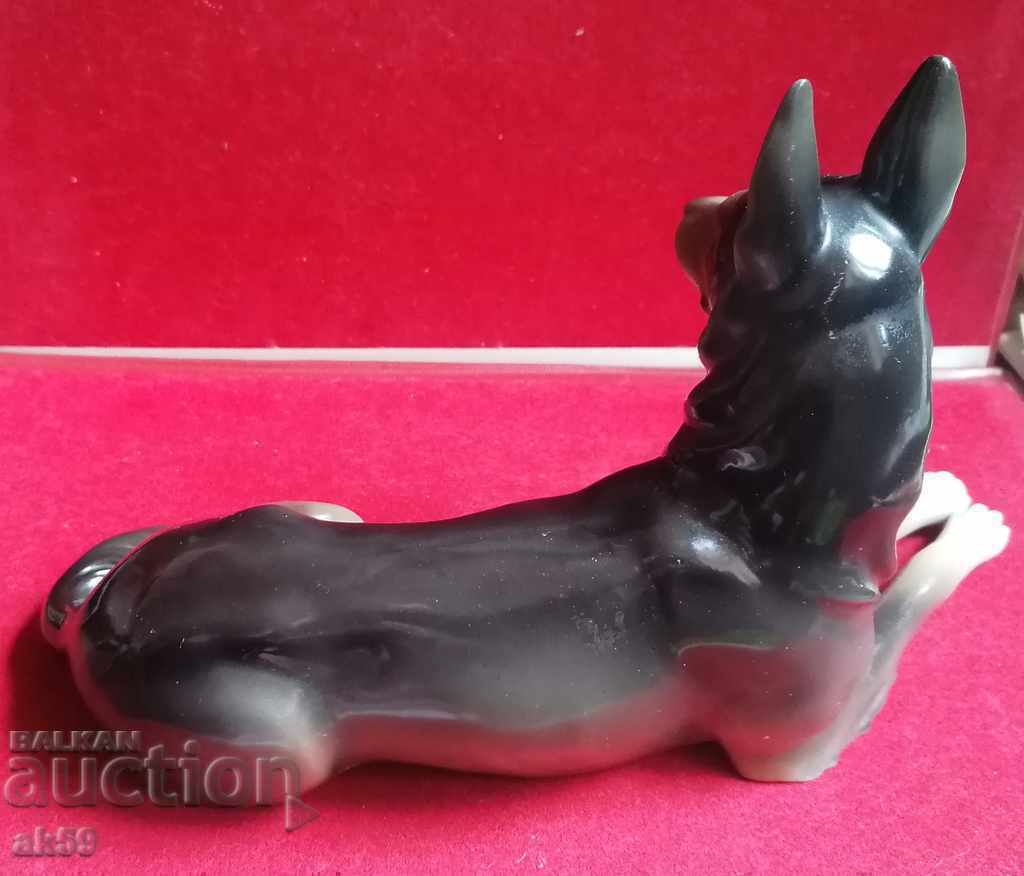 Auction Old porcelain figurine - German shepherd - Germany. Auction Old porcelain figurine - German shepherd - Germany.
