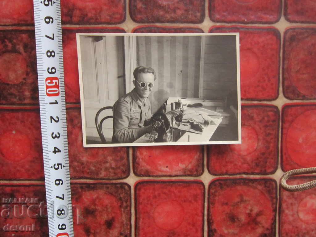 Postcard photo German soldier 3 Reich A16 Original with price 10.00 BGN | € 5.11
