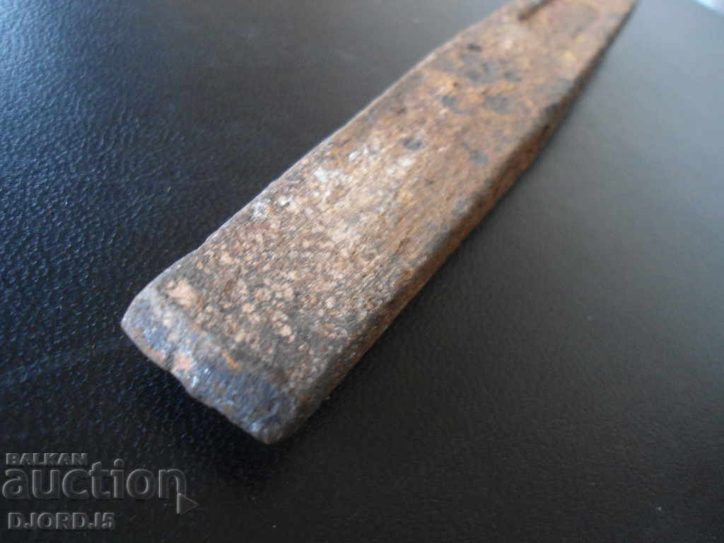 Παλιό εργαλείο, σμίλη, σήμανση με τιμή 3.00 BGN | € 1.53 Παλιό εργαλείο, σμίλη, σήμανση με τιμή 3.00 BGN | € 1.53