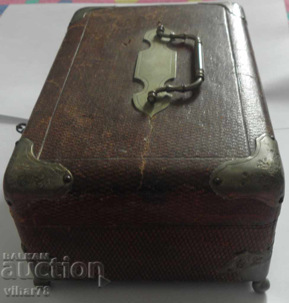 Delivery of Old wooden box with a key for jewelry Delivery of Old wooden box with a key for jewelry