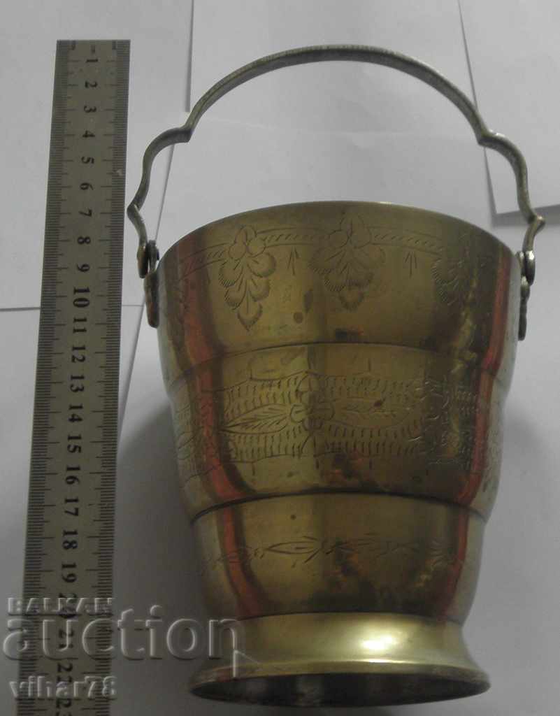 ice container with price 59.99 BGN | € 30.67 ice container with price 59.99 BGN | € 30.67