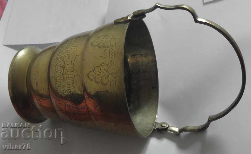 Auction ice container Auction ice container