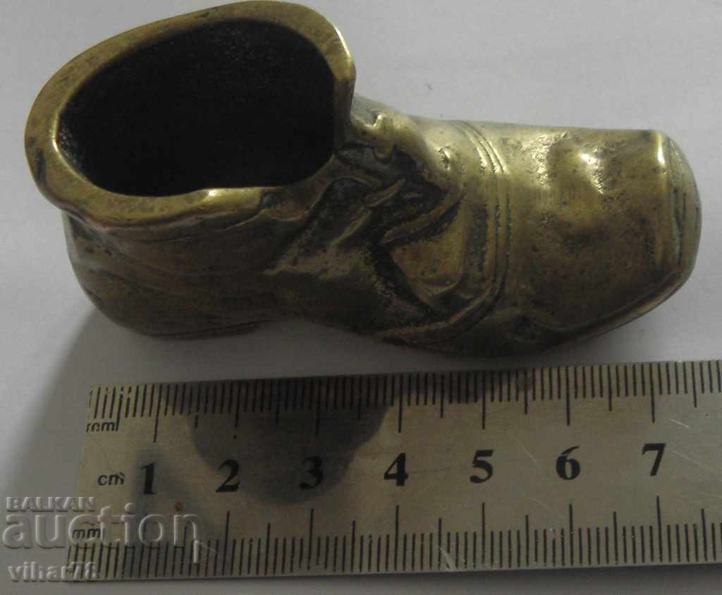 Auction VERY INTERESTING ASHTRAY Auction VERY INTERESTING ASHTRAY