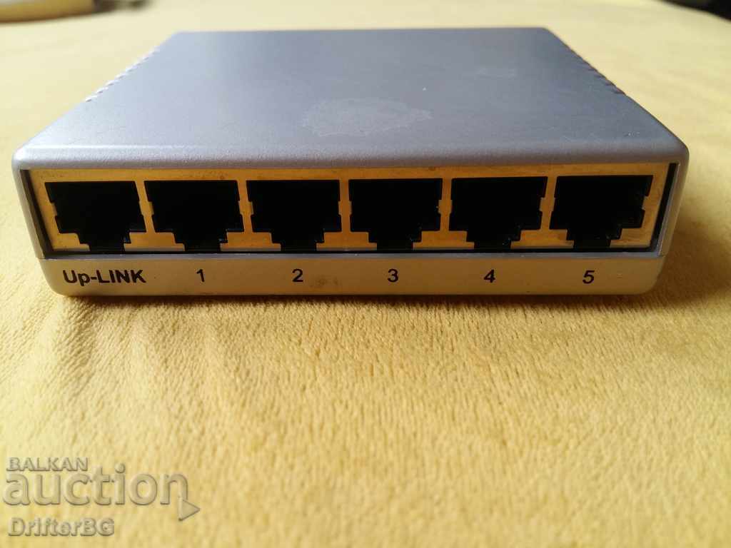 Router working, without adapter with price 5.00 BGN | € 2.56