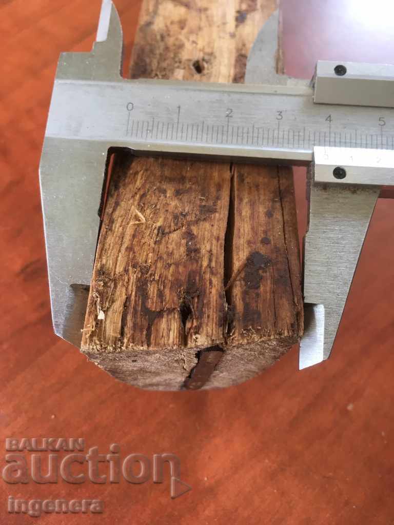 HANDLE FOR A LARGE AX TREE SAP - 5 HANDLE FOR A LARGE AX TREE SAP - 5