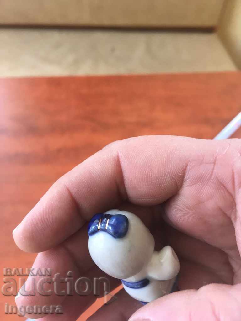 PORCELAIN FIGURE STATUTE GOLD - 5 PORCELAIN FIGURE STATUTE GOLD - 5