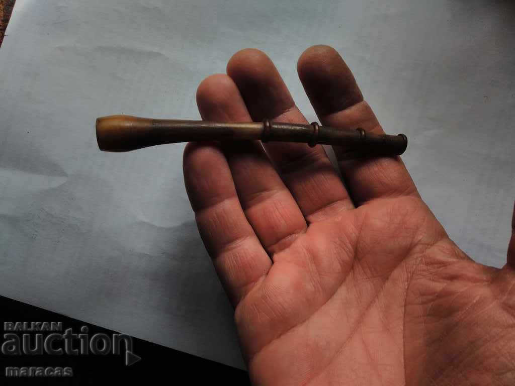 Bone cigarette Bone cigarette