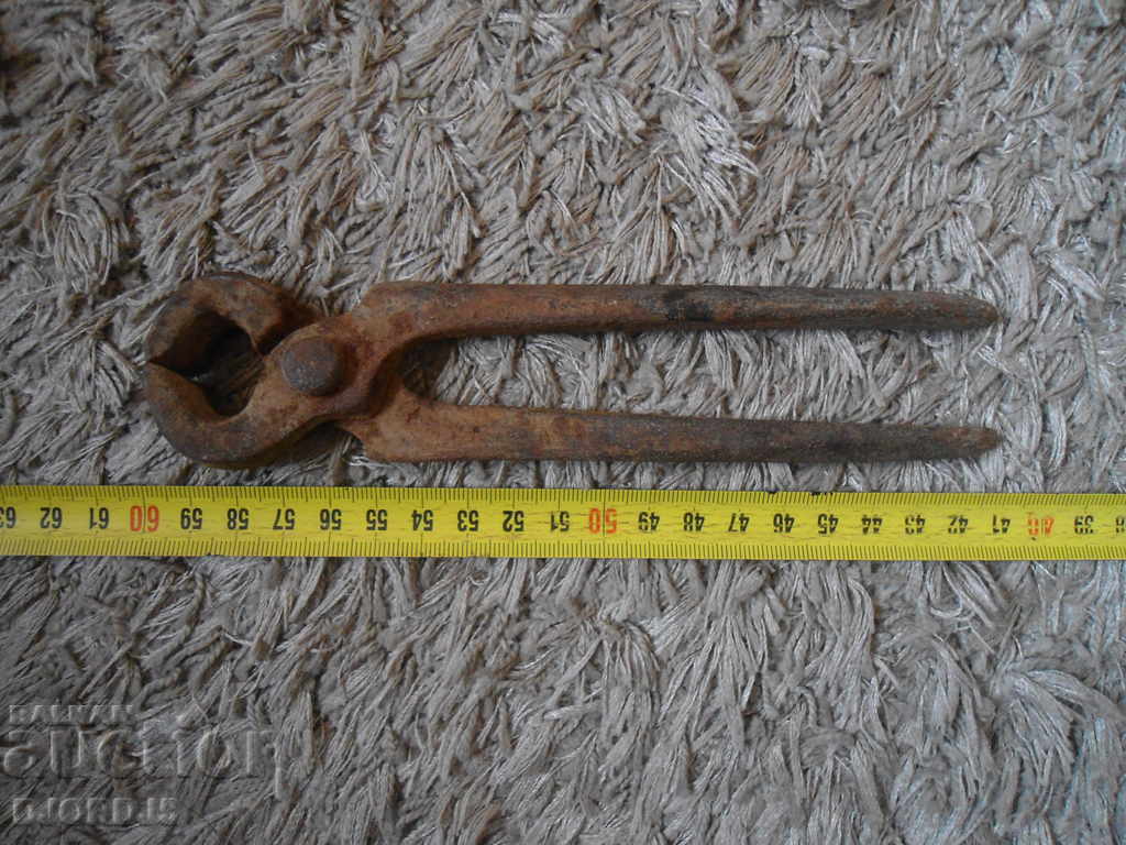 Delivery of Old pliers