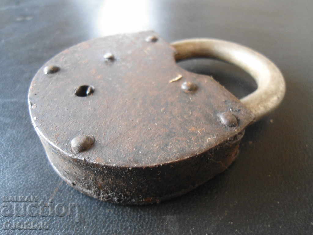 Delivery of Old padlock, marking Delivery of Old padlock, marking