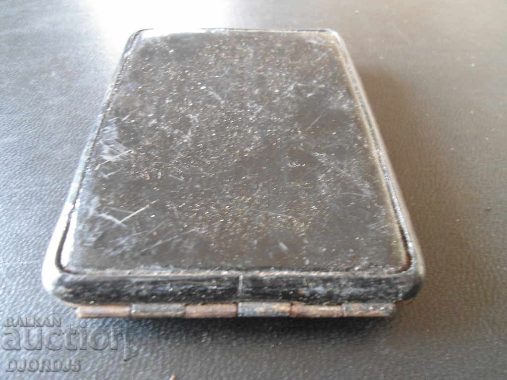 Auction An old metal can Auction An old metal can