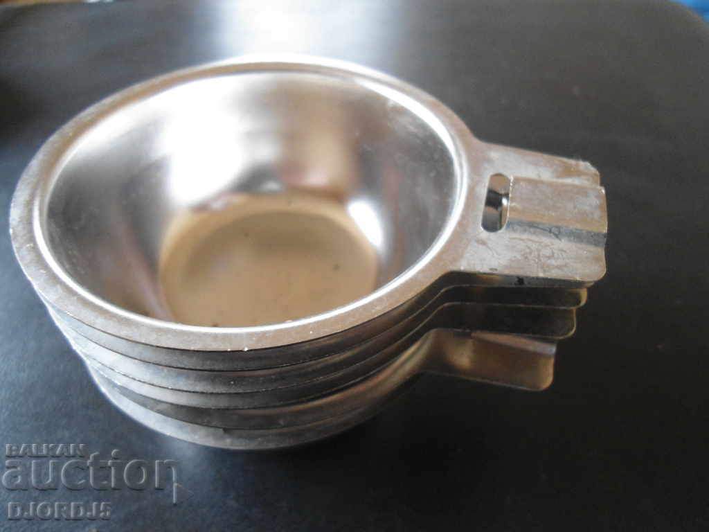 Old metal containers - 6 Old metal containers - 6