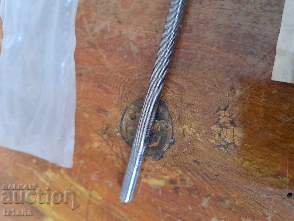 Livrarea O plită de încălzire veche Livrarea O plită de încălzire veche