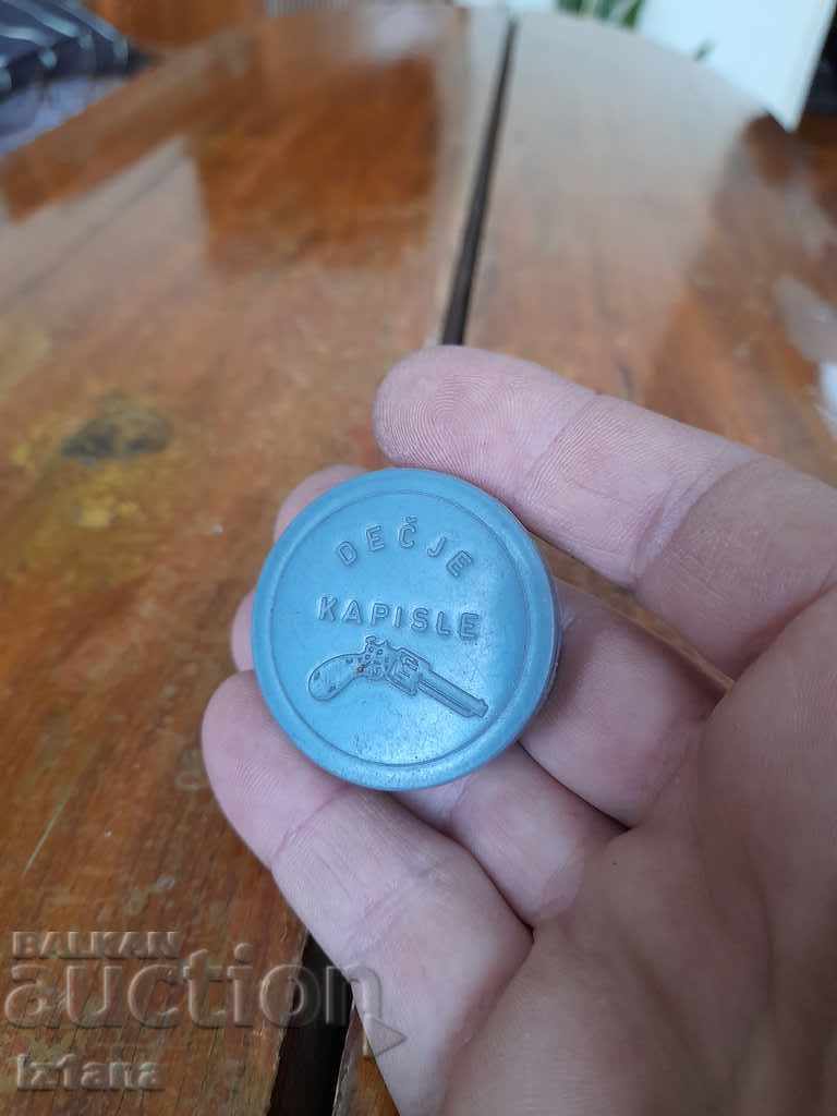 Стара кутийка Decie Kapisle с цена 5.00 лв. | € 2.56 Стара кутийка Decie Kapisle с цена 5.00 лв. | € 2.56