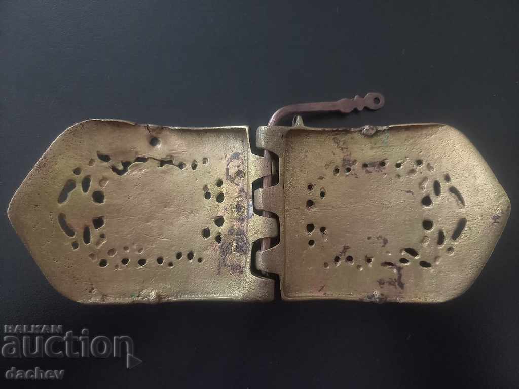 Delivery of Many Old Great Revival Enamel Buckles Buckle Costume