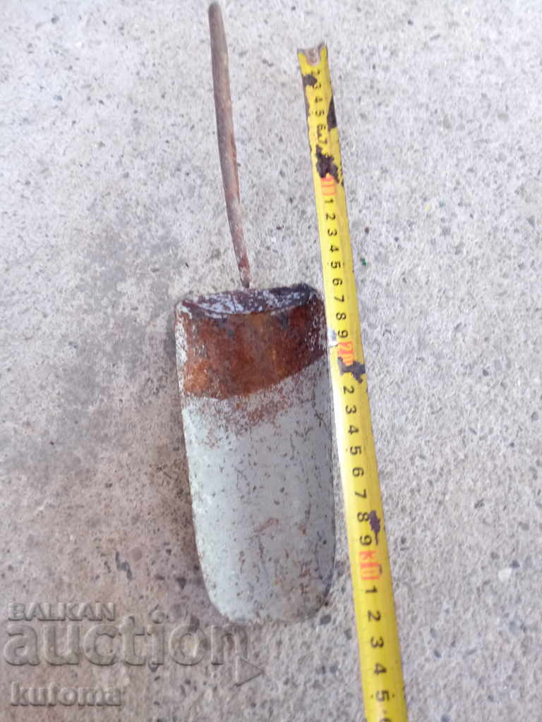 An old construction tool with price 9.99 BGN | € 5.11 An old construction tool with price 9.99 BGN | € 5.11