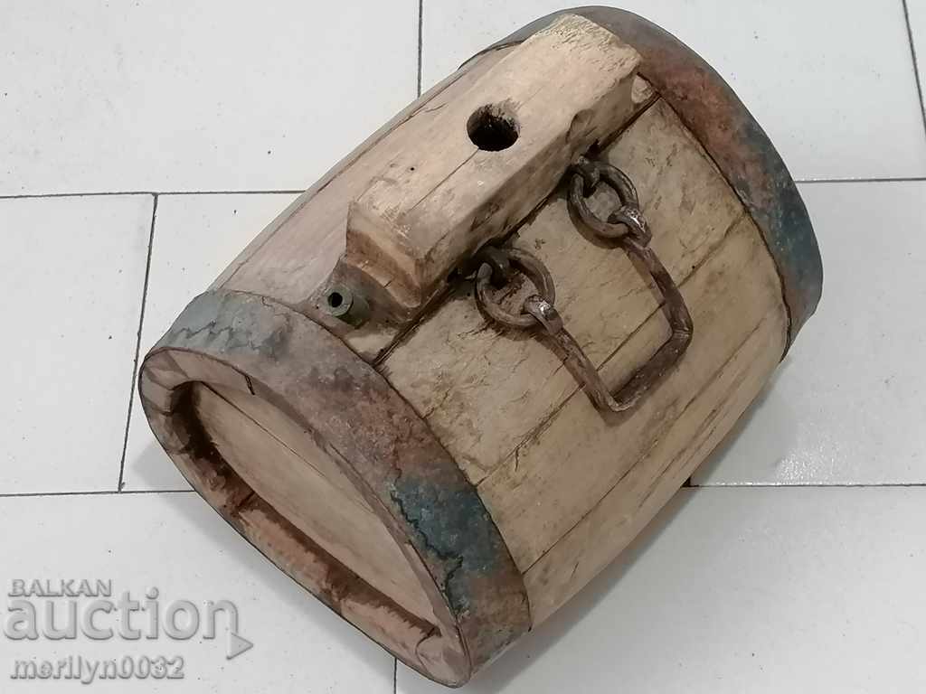 Auction Old bucket, vase, barrel, wooden, pavour Auction Old bucket, vase, barrel, wooden, pavour