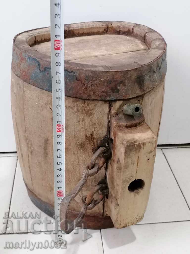 Old bucket, vase, barrel, wooden, pavour - 6 Old bucket, vase, barrel, wooden, pavour - 6