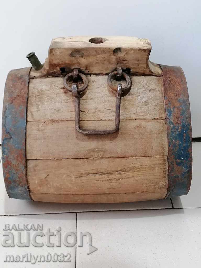 Old bucket, flask, barrel, wooden, pavur