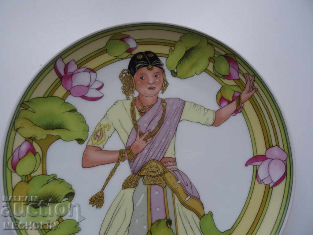 old collectible wall plate HEINRICH UNICEF 5 - 7 old collectible wall plate HEINRICH UNICEF 5 - 7