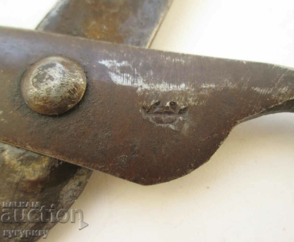 Licitație Foarfece vechi forjate marcate de maestru lucrate manual Licitație Foarfece vechi forjate marcate de maestru lucrate manual