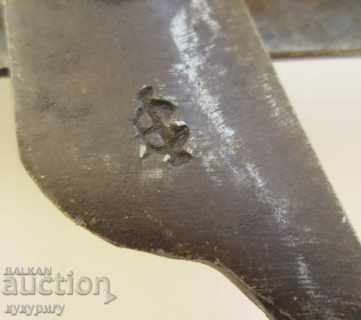 Livrarea Foarfece vechi forjate marcate de maestru lucrate manual Livrarea Foarfece vechi forjate marcate de maestru lucrate manual