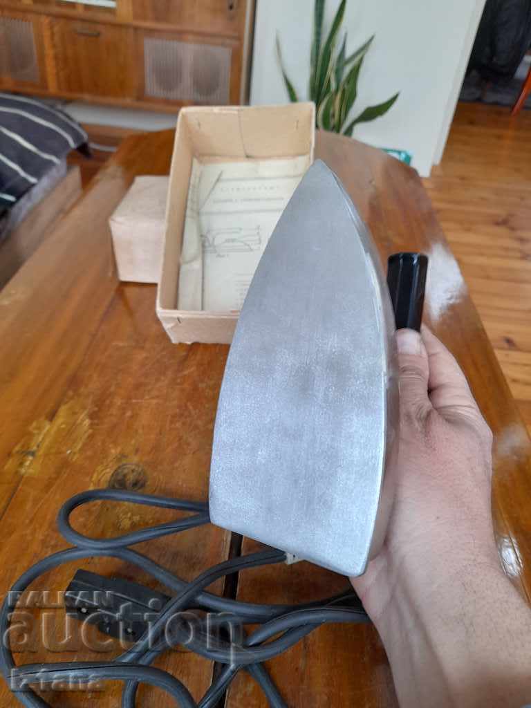Old electric iron - 5 Old electric iron - 5
